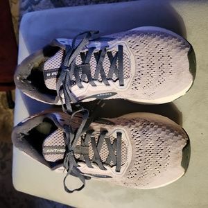 Brooks  Athem 4 women's shoes